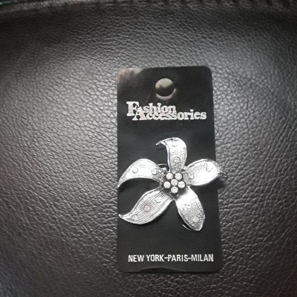 Fashion Vintage Brooches Set 3 - Picture 3 of 5